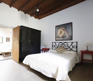 2 chambres, fer et planche Ă repasser, Wi-Fi, literie fournie