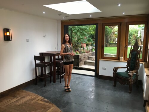 Kaunis Melford House Hotel Farnborough Parkissa