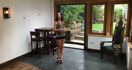 Kaunis Melford House Hotel Farnborough Parkissa