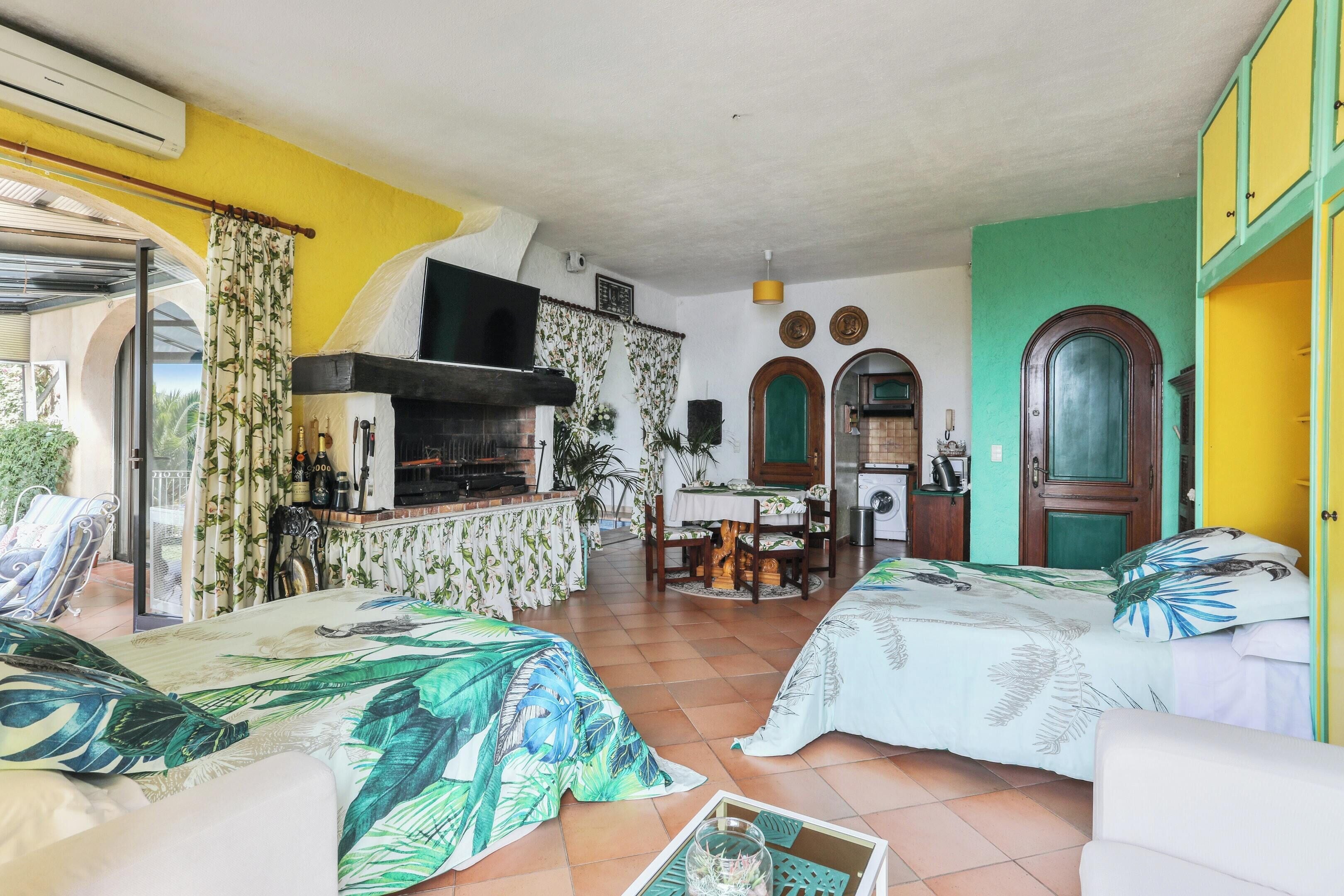 1 chambre, fer et planche à repasser, accès Internet