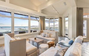 TV connectée, lecteur de DVD, chaîne hi-fi