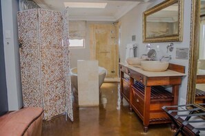 Badewanne und Dusche (separat), Komfortbadewanne, Regendusche