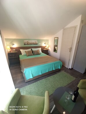 1 bedroom, iron/ironing board, free WiFi