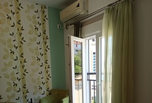 1 bedroom, iron/ironing board, free WiFi
