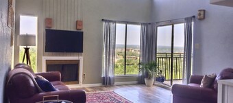 Gem of HSB: 3 slaapkamers Hill Country Escape met uitzicht op het meer !!