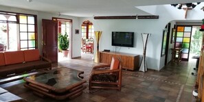 TV - Finca mi Tierrita in the middle of the coffee axis, Colombia (LA HONDA)