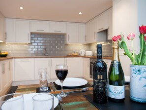 House | In-room dining