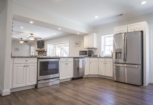 Large RENOVATED 6 bedroom 5 bath private home with LOTS of space!