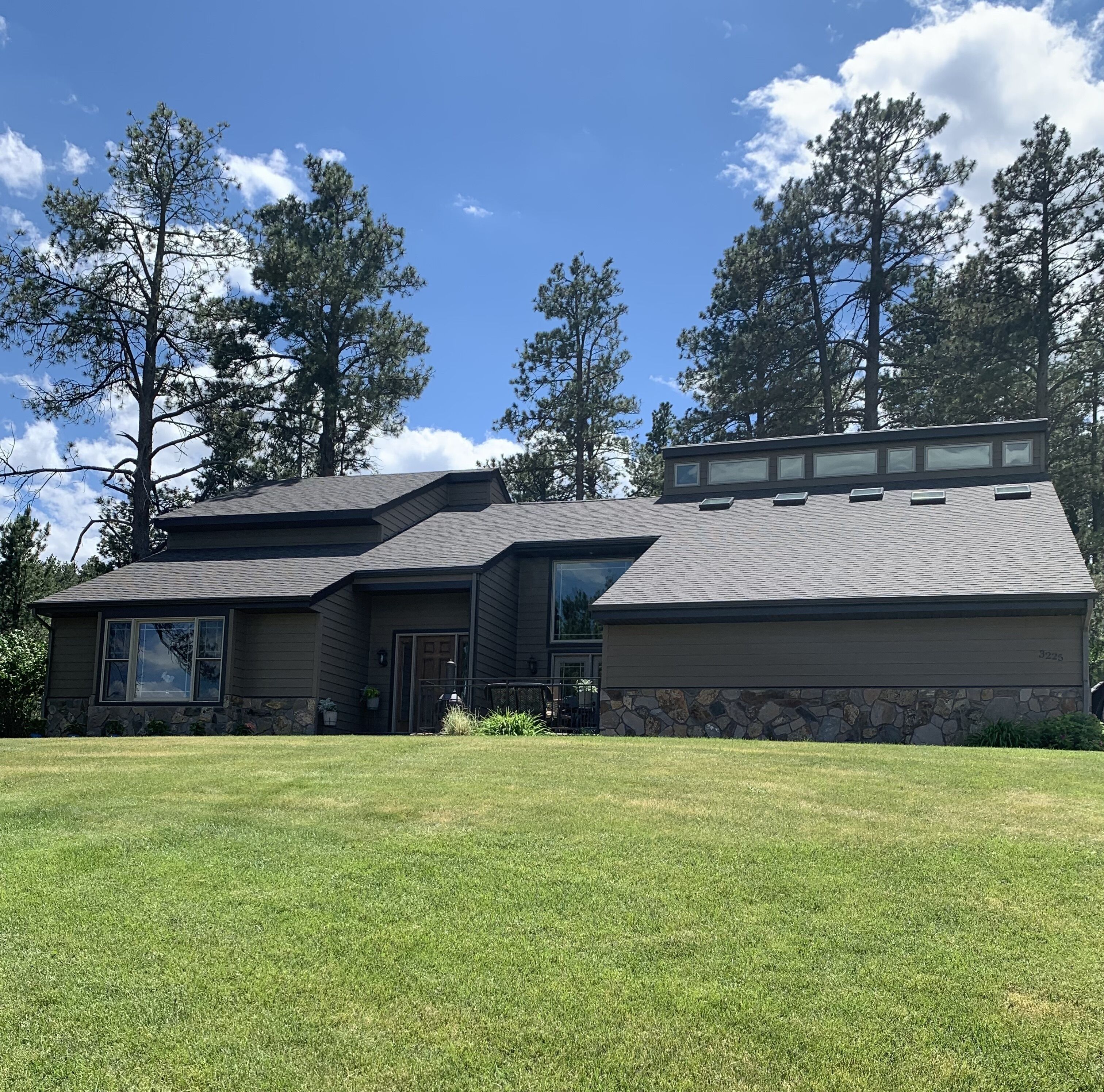 Peaceful and Private Rally Home with Easy Access!