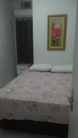 Double Room, Shared Bathroom | Iron/ironing board, free WiFi, bed sheets - Hostel Central Maragogi (Maragogi)