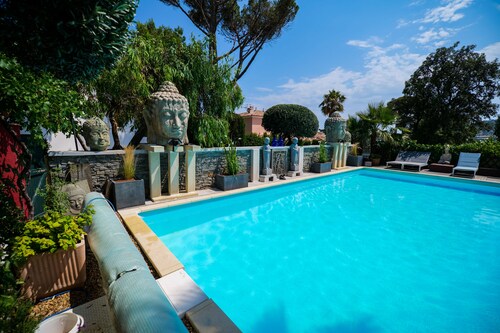 VILLA LOFT BOUDDHA HOUSE, 50 M. SEA, HEATED POOL / JACUZZI, PRIVATE *