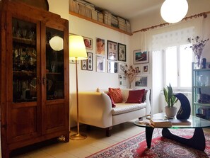 Smart TV y chimenea 