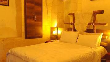 Literie de qualité supérieure, minibar, ameublement personnalisé, bureau