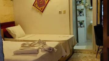 Literie de qualité supérieure, minibar, ameublement personnalisé, bureau