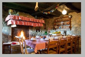 Dining - Villa Mavrici, 3 bedrooms house with private pool, neighbors free (Buzet)