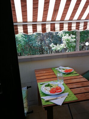 تناول الطعام