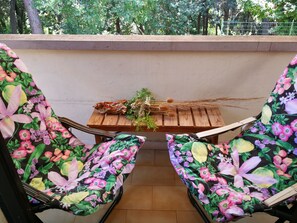 Terrace/patio - In Tuscany, at the seaside, close to art cities and wineries. Free parking (Castiglioncello)