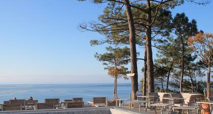 Appartement 100m2 climatisé + PARKING , plage à 100m