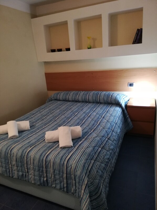 2 bedrooms, WiFi, bed sheets