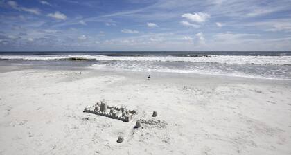 3-bedroom vacation home steps to St. Augustine Beach