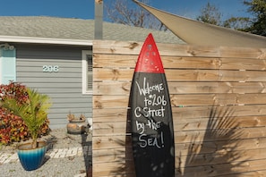 Property grounds - Beachy Getaway–Cozy, Clean & Equipped w/ All Essentials! Relax, Enjoy & Refresh! (St. Augustine)
