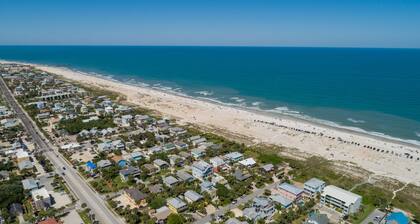 Beachy Getaway–Cozy, Clean & Equipped w/ All Essentials! Relax, Enjoy & Refresh!