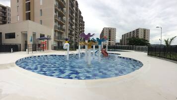 3 kolam renang outdoor