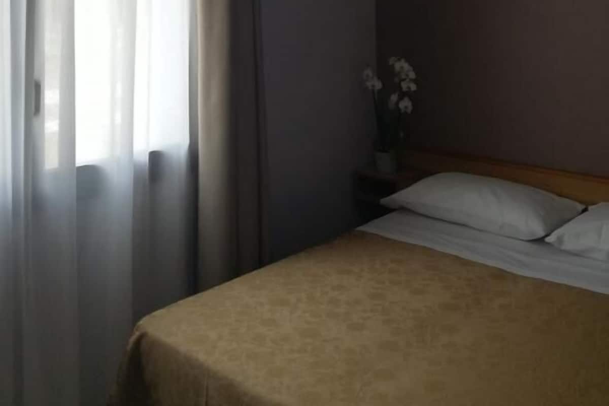 Basic Single Room, 1 Single Bed, Mountain View | Desk, blackout curtains, cots/infant beds, bed sheets