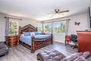 5 bedrooms, iron/ironing board, WiFi, bed sheets