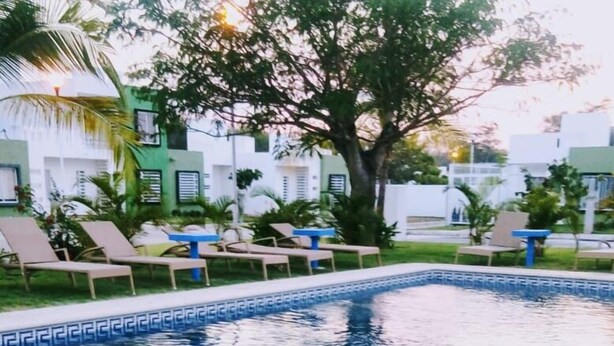 Kolam renang outdoor