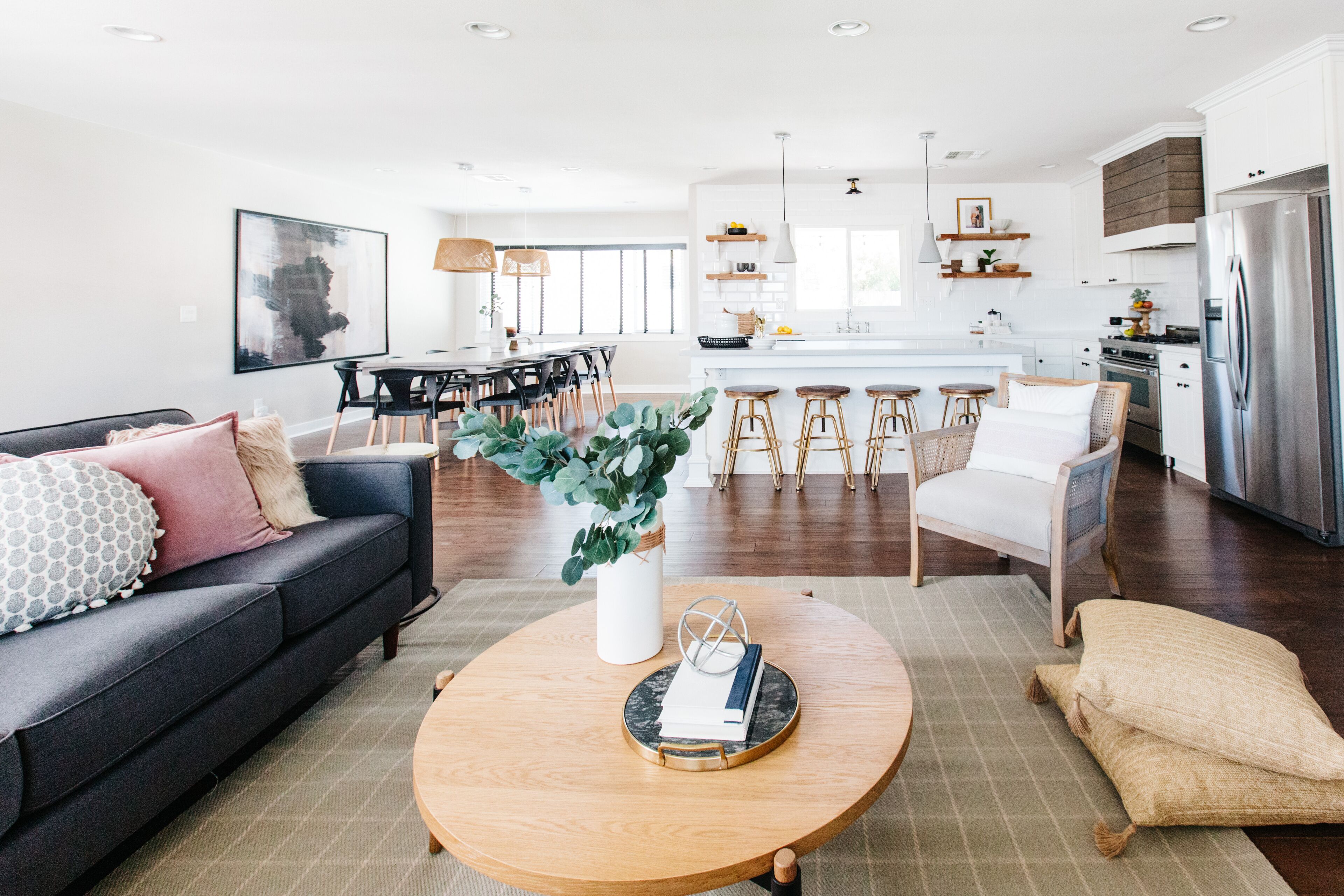  Old Town “Modern Farmhouse” + Heated Pool + BBQ, Patio + 6-8 mins to Old Town