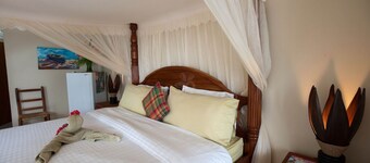 Beach Front Apartment- Complimentary Breakfast