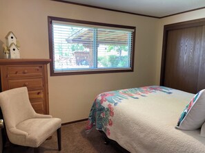 4 bedrooms, iron/ironing board, travel crib, free WiFi