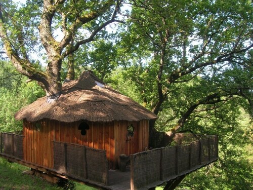 ----- Cabane AMOUR--- Perched cabin for 4 travellers