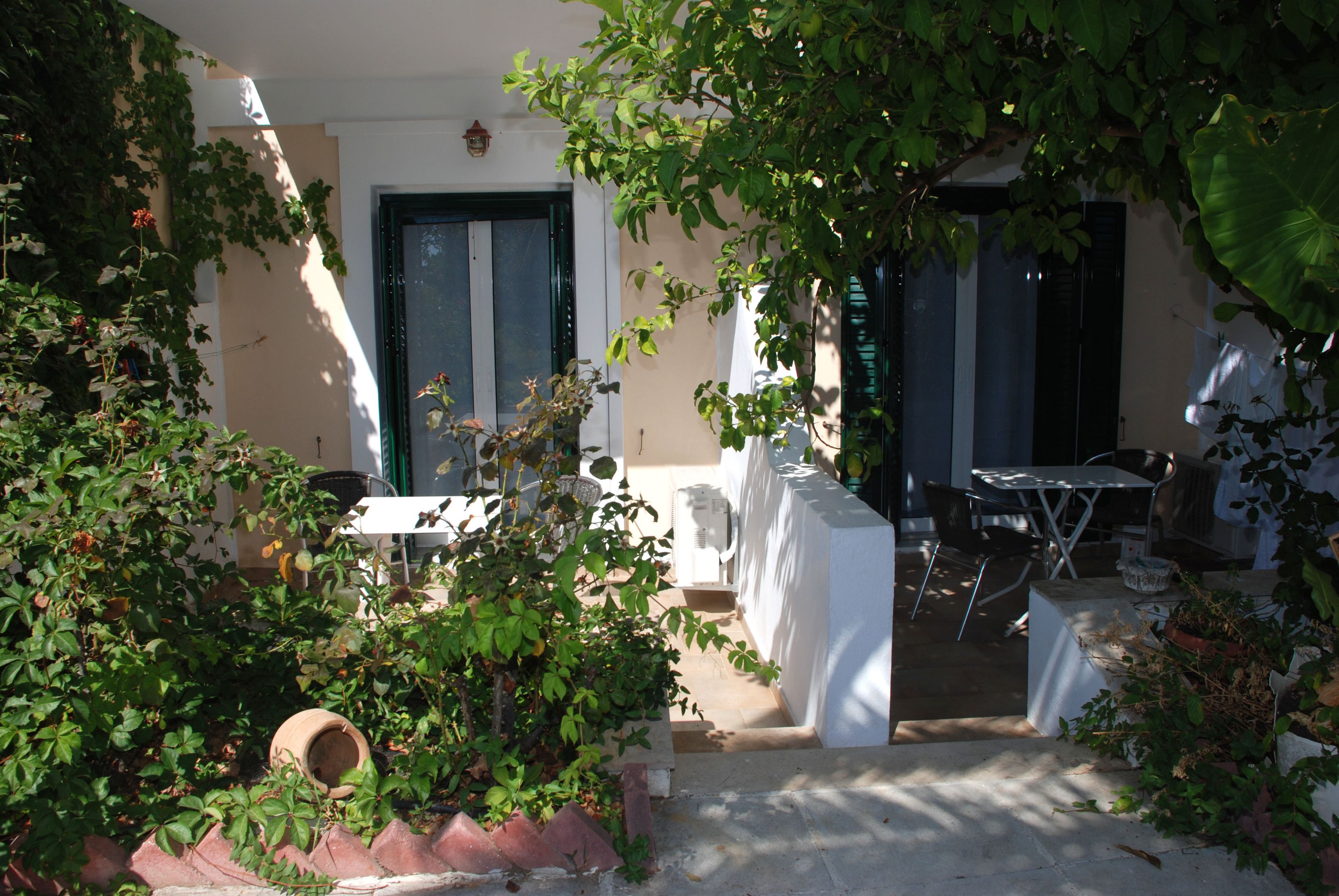 Studio, terrasse, vue piscine | Terrasse/Patio