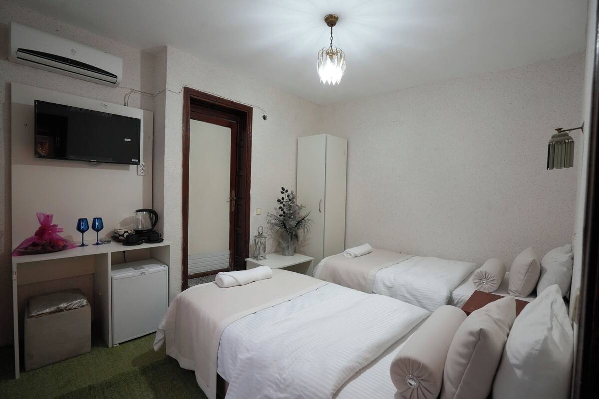 1 ห้องนอน, ผ้าปูที่นอน Frette จากอิตาลี, เครื่องนอนระดับพรีเมียม