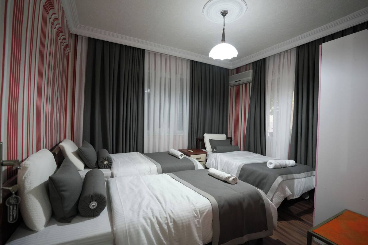 1 ห้องนอน, ผ้าปูที่นอน Frette จากอิตาลี, เครื่องนอนระดับพรีเมียม