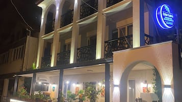 Fachada de la propiedad