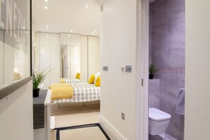 2 quartos, ferros/tábuas de passar roupa, Wi-Fi, roupa de cama