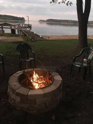 Property grounds - Spectacular Waterfront - 188+ 10 Star reviews! (Burkeville)