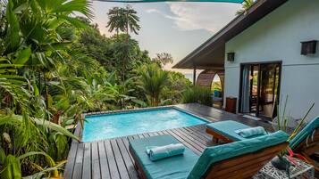 Smekmånadsvilla - 1 kingsize-säng - privat pool - havsutsikt | Minibar, värdeförvaringsskåp på rummet och skrivbord