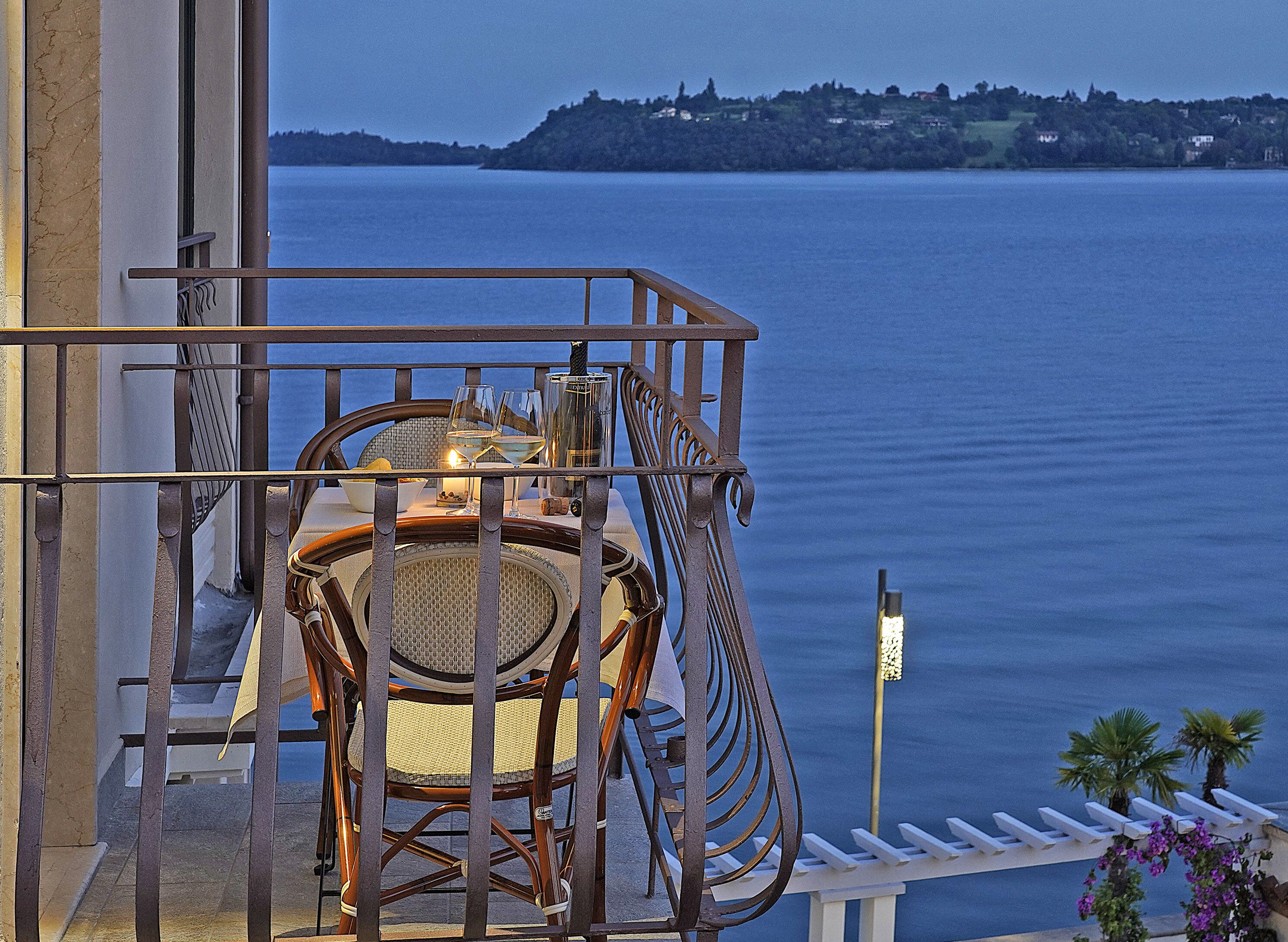 クラシック ルーム バルコニー パーシャルレイクビュー | バルコニーからの眺望