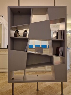 Interior detail - Hotel Du Lac Gardone Riviera (Gardone Riviera)