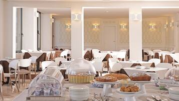 Desayuno buffet incluido todos los días