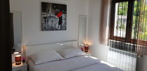 2 bedrooms, in-room safe, iron/ironing board, WiFi