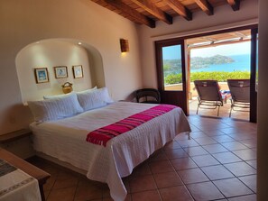 5 Schlafzimmer, Zimmersafe, Schreibtisch, Bügeleisen/Bügelbrett