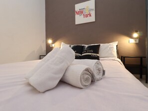 1 chambre, fer et planche à repasser, accès à Internet, literie fournie
