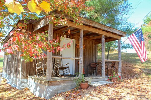 Fox Den 1. valinta Cabin Rentals Hocking Hills Ohio 2 hengen mökki