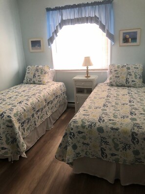 3 chambres, fer et planche à repasser, Wi-Fi, draps fournis