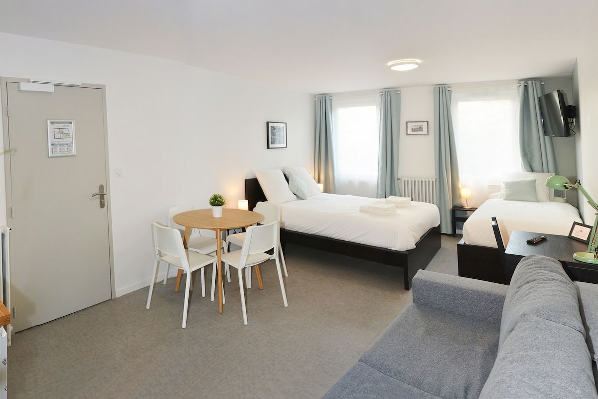 Appartamento Business, letti multipli, vista città | 1 camera, con stile personalizzato, con arredamento individuale